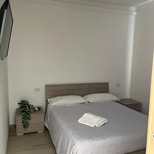 Apt. N. 5 Milán