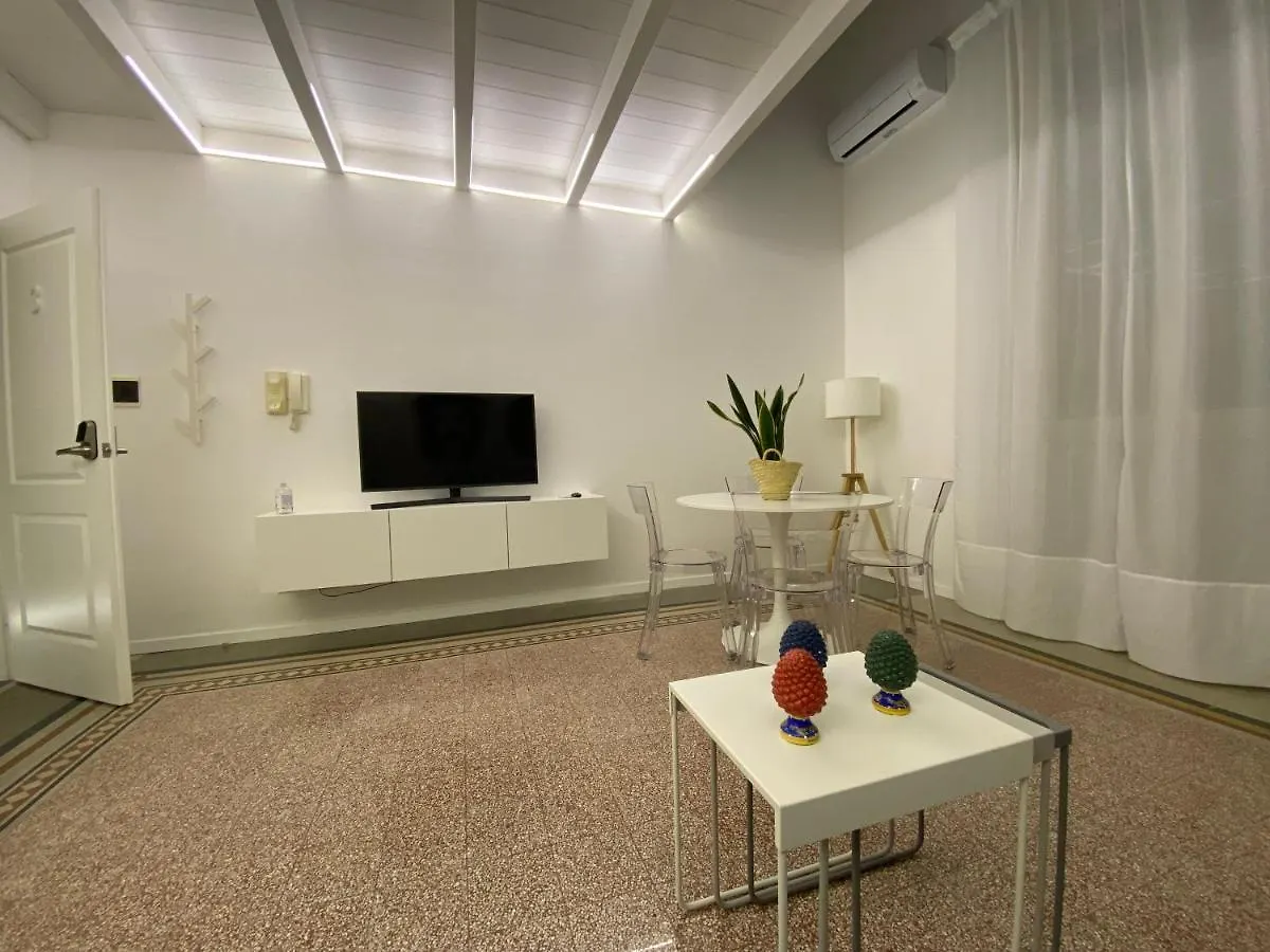 Palazzo Caltagirone Suite Palermo 0*,  Italia